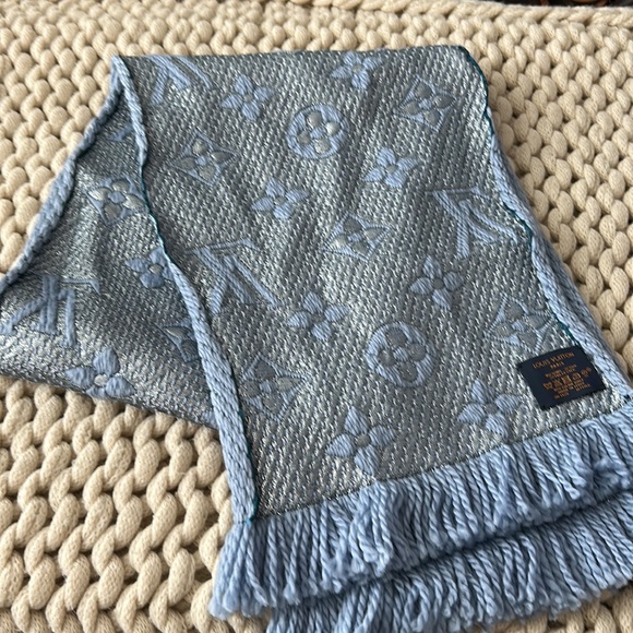 Louis Vuitton LOGOMANIA WOOL SCARF. 7 - Picture 5 of 7